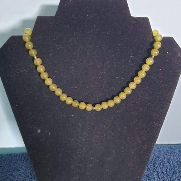 15.25'' Pretty Natural Green Nephrite Jade Beaded Necklace – 8mm Round Beads - Picture 8 of 11